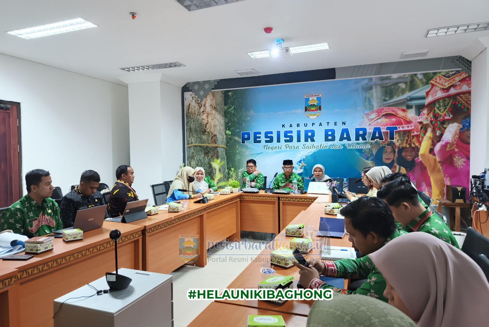 PEMKAB PESISIR BARAT GELAR RAKOR PERCEPAT PENYUSUNAN PERBUP PENCEGAHAN PERNIKAHAN DINI DAN PERLINDUNGAN ANAK